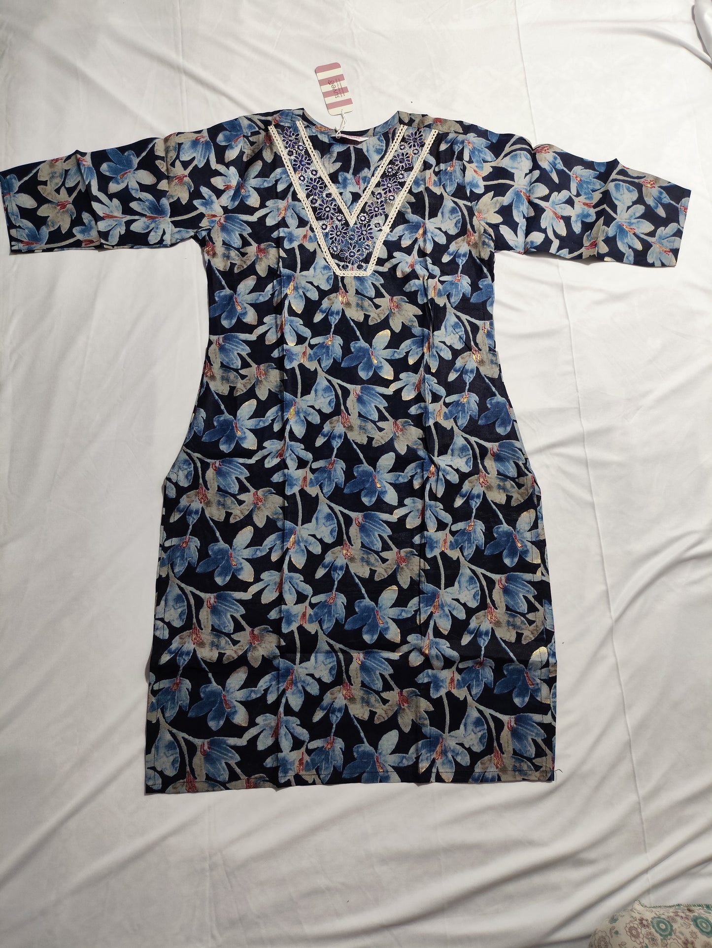 Everyday‑to‑Festive Rayon Kurti Set | Floral Print, V‑Neck, Smart Fit Pant . pocket available
