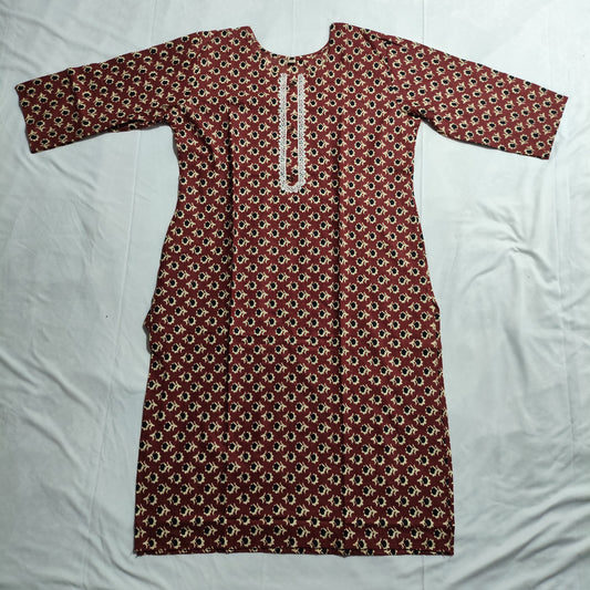 Elegant Maroon Floral Cotton Kurti with Lace Detailing – Comfort Fit for Festive & Daily Wear
